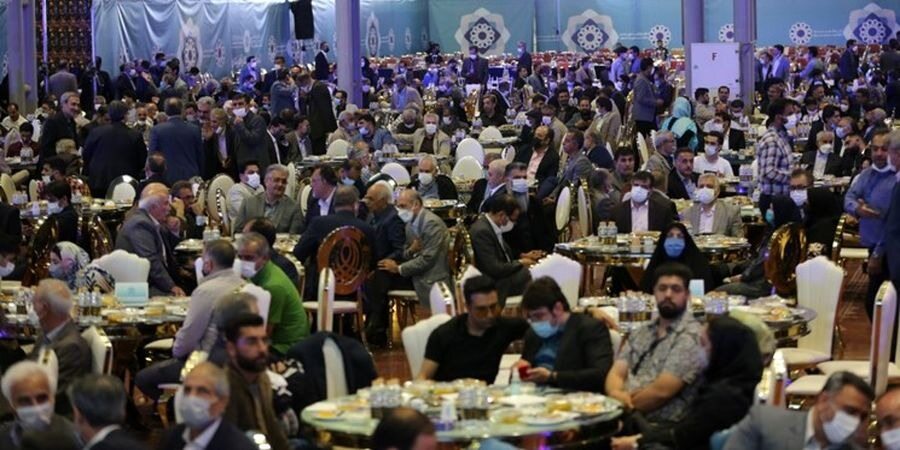 تصاویری از افطاری حاشیه ساز اتاق بازرگانی اصفهان/سوالاتی که این افطاری در اذهان عمومی ایجاد کرد