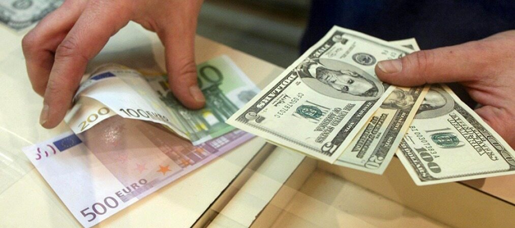 جدیدترین  قیمت دلار و یورو در بازارهای مختلف 24 فروردین 1401