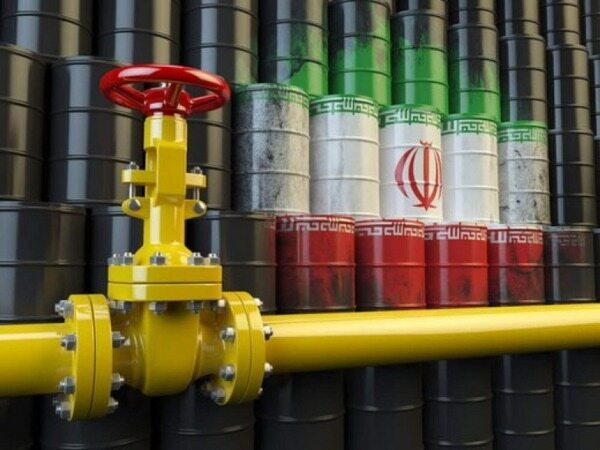 گزارش واشنگتن فری بیکن از ناتوانی دولت بایدن در اجرای تحریم‌های نفتی ایران