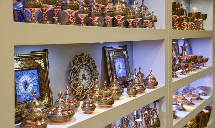 هنرمندان صنایع دستی باید با بیمه خداحافظی کنند؟