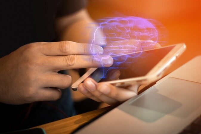تشخیص و رهگیری افسردگی با کمک داده‌های تلفن همراه