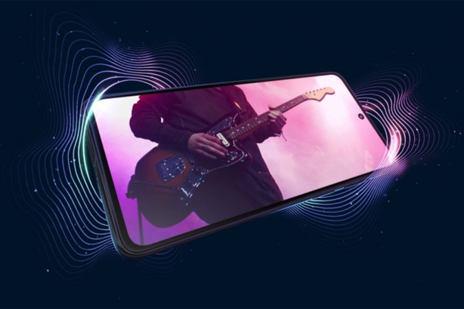 جزییاتی از گوشی میان رده Moto G82