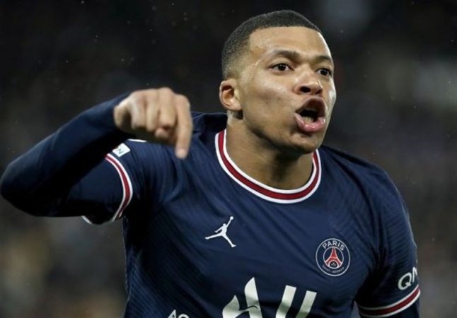 جزئیاتی عجیب از توافق امباپه برای تمدید قرارداد با PSG!