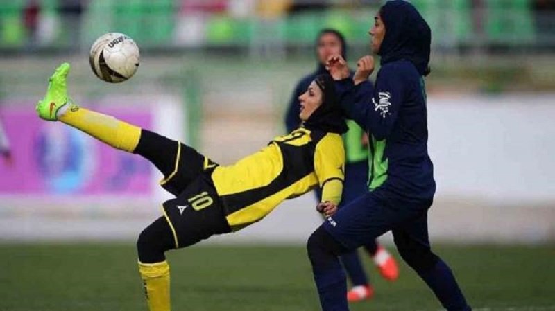 تصویری وحشتناک از فوتبال زنان ایران+عکس