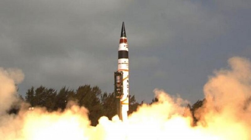 هند با موفقیت موشک بالستیک «آگنی-۴» را آزمایش کرد