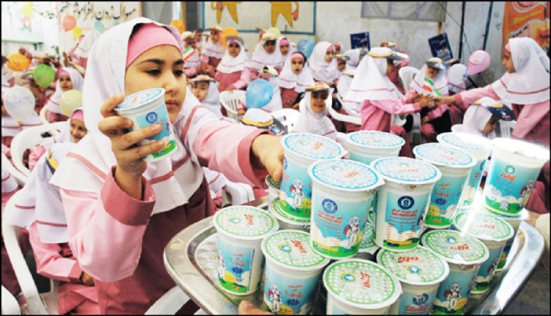 وعده توزیع شیر مدارس در ۸ استان