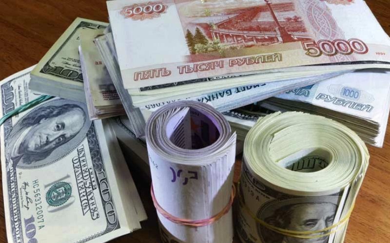 جدیدترین قیمت دلار و یورو 19 خرداد 1401