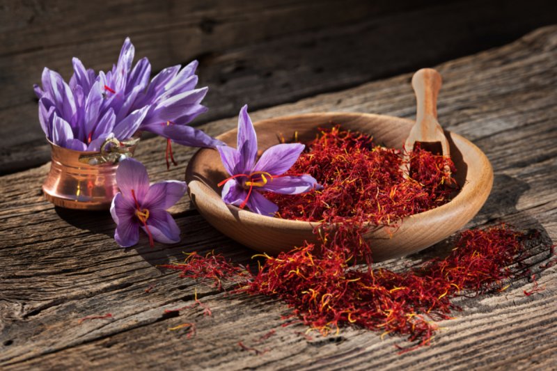 چگونه زعفران اصل را از زعفران تقلبی تشخیص دهیم؟