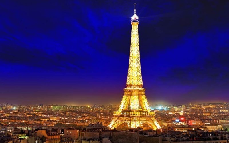 برج ایفل در شرف فروریختن است/ نبض «نماد پاریس» به شماره افتاد + عکس