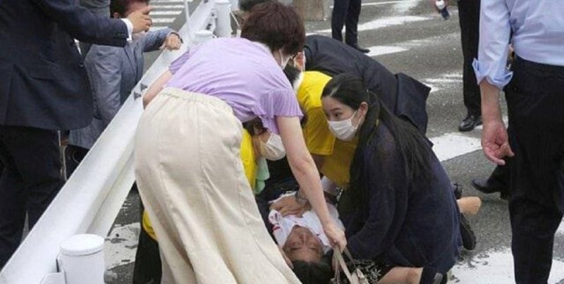  نخست‌وزیر سابق ژاپن ترور شد + عکس و فیلم