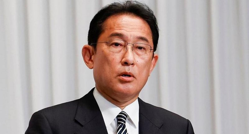 اشک‌های نخست وزیر ژاپن در واکنش به خبر ترور شینزو آبه + ویدیو