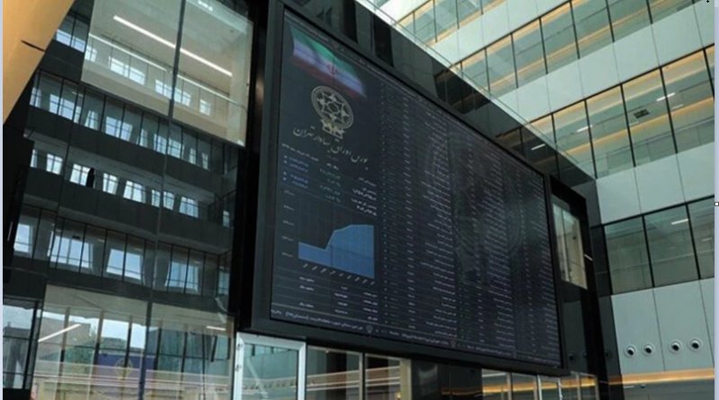 کسب ۴۵ میلیارد تومان سود در بورس با سوء استفاده از رابطه خانوادگی!