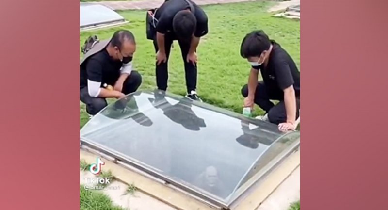 ترسناک‌ترین قبرستان دنیا با سقف شیشه‌ای! + ویدیو