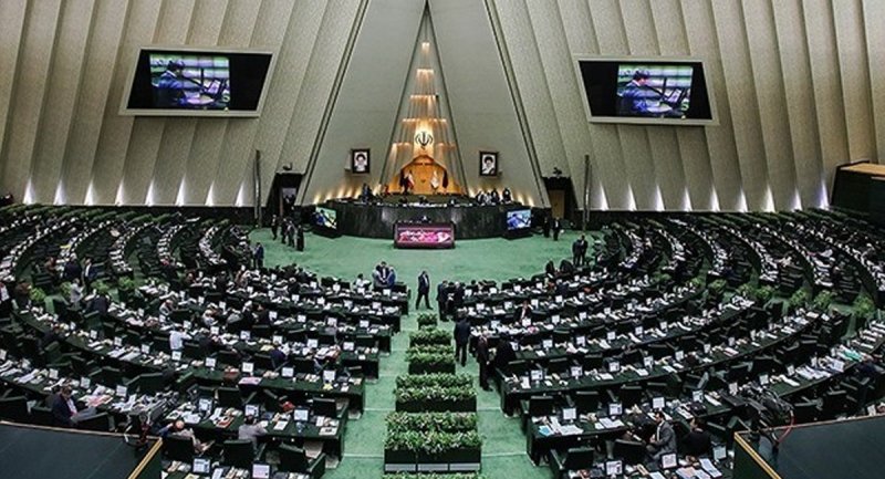 ساعت یک میلیاردی در دست نماینده مجلس + تصویر