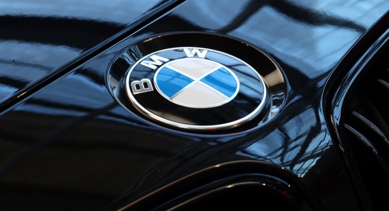 فناوری جدید BMW؛ با افکار خود رنگ خودرو را تغییر دهید! + ویدیو