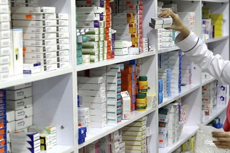تذکر ۲ نماینده به وزیر بهداشت درباره جلوگیری از افزایش تصاعدی قیمت داروها
