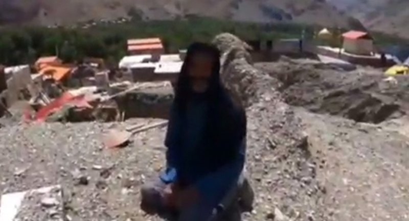 ویدیویی دردناک از زجه های مردی که سیل اخیر خانه اش را از بین برده