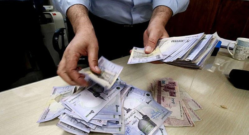 از حقوق بازنشستگان ۵٠٠ هزار تومان کسر می شود؟