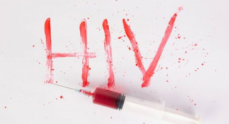 دختر ۱۵ ساله با تزریق خون آلوده ایدز به خود عشقش را اثبات کرد! + تصویر
