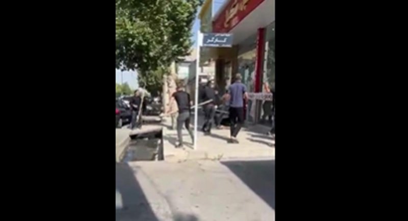 کتک‌کاری وحشیانه با چماق و چوب در همدان! + ویدیو
