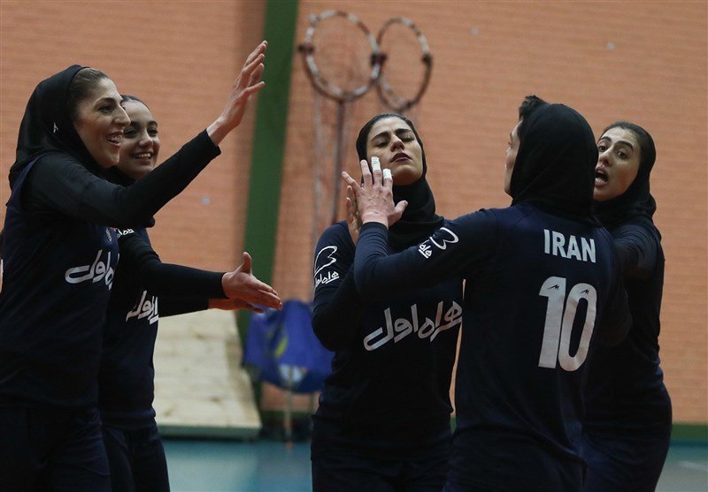 خوشحالی جالب دختران والیبال ایران پس از شکستن طلسم ۵۶ ساله+ فیلم