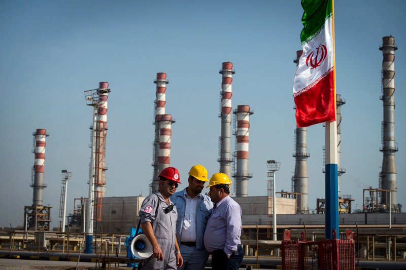 در صورت توافق ۱۰۰ میلیون بشکه نفت ذخیره ایران وارد بازار می‌شود