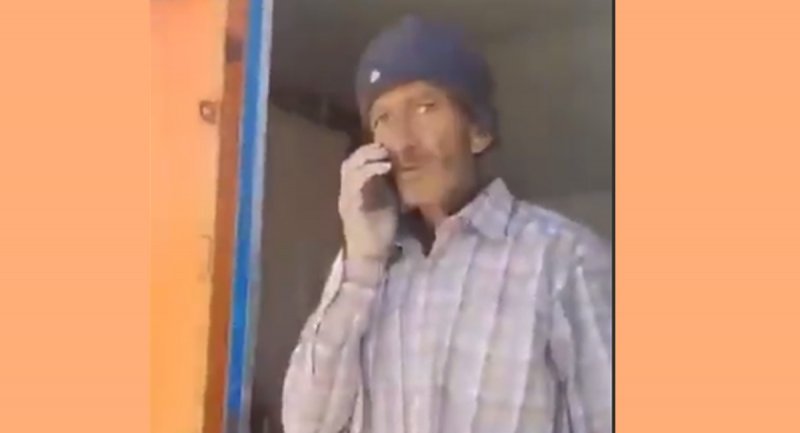 تسلط عجیب مردی به زبان انگلیسی که در دماوند قاطر اجاره می دهد! + ویدیو