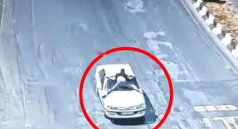 حرکت جنون‌آمیز یک شهروند در شیراز؛ خوابیدن روی ماشین در اتوبان + ویدیو 