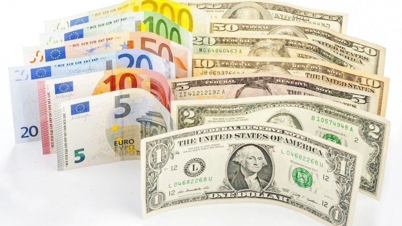 قیمت دلار و یورو در بازارهای مختلف 25 مهر 1401
