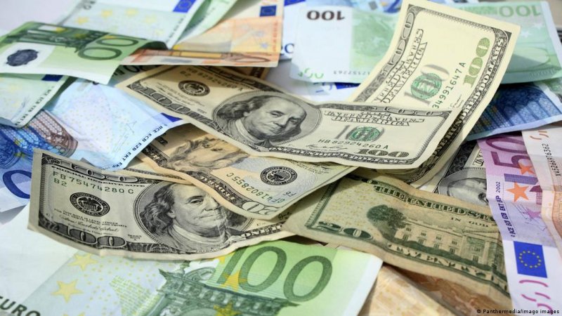 قیمت دلار و یورو در بازارهای مختلف 27 مهر 1401