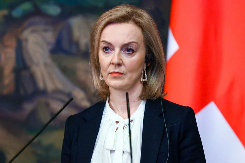 لیز تراس از نخست وزیری انگلیس استعفا کرد