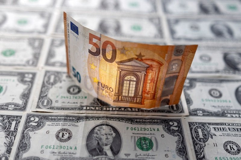 قیمت دلار و یورو در بازارهای مختلف 24 آبان 1401