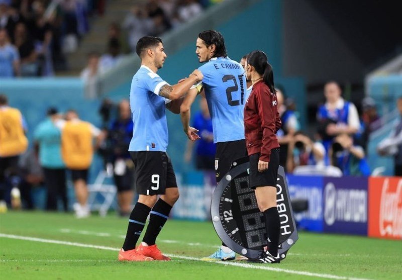 کاپیتان تیم ملی اروگوئه  تلویزیون VAR را شکست !+ فیلم