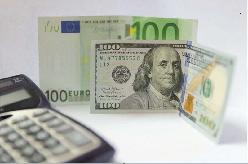 قیمت دلار و یورو در بازارهای مختلف 15 آذر