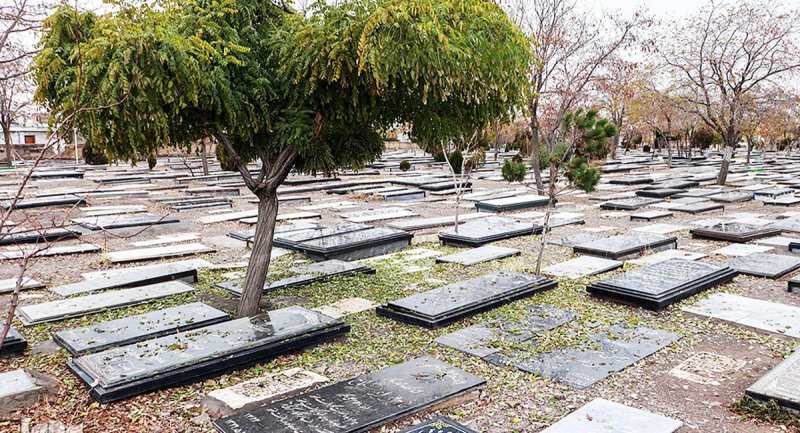 ماجرای مرده ای که در مشهد سر از قبر بیرون آورد