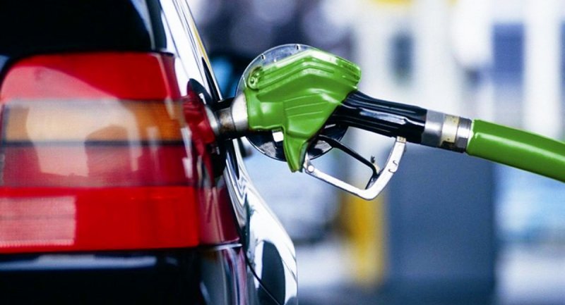  تصمیم نهایی دولت برای تغییر قیمت و سهمیه بنزین