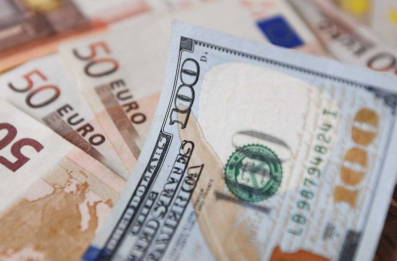 قیمت دلار و یورو در بازارهای مختلف 28  آذر