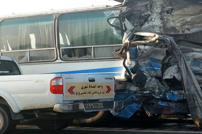 جزئیات تصادف دو اتوبوس در حوالی فرودگاه امام+ عکس