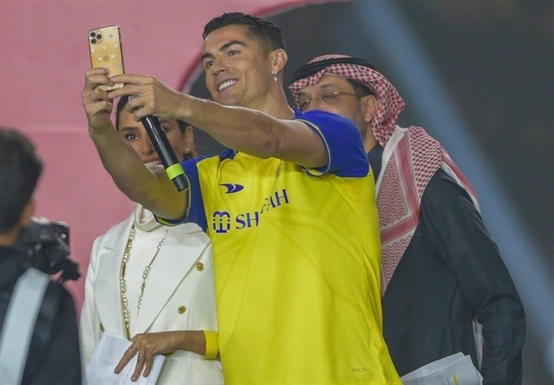 ویدئویی پربازدید از ضیافت شام رونالدو با وزیر ورزش عربستان 