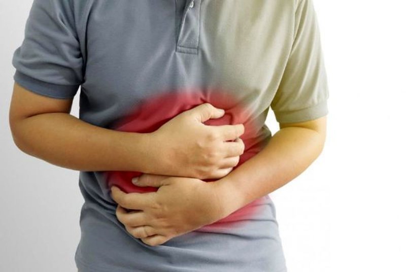 علایم خطرناک نفخ شکم که باید آنها را جدی بگیرید 