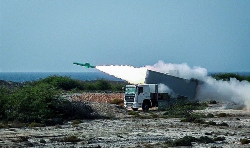 سپاه در خلیج فارس رزمایش برگزار کرد/ انهدام شناورهای هدف با موشک‌ کروز + فیلم