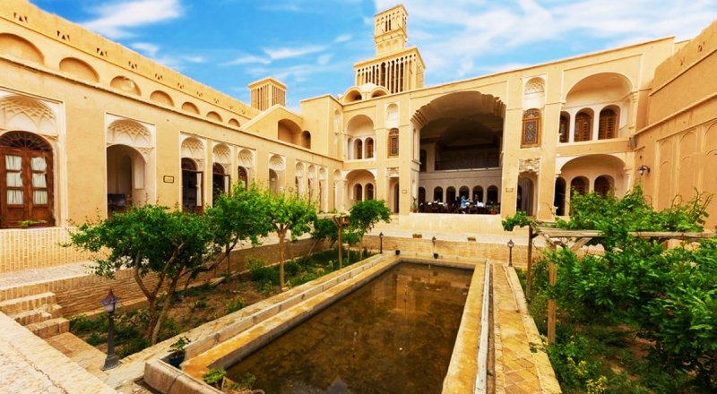 خانه آقازاده ایرانی زیباترین خانه تاریخی ایران + تصاویر