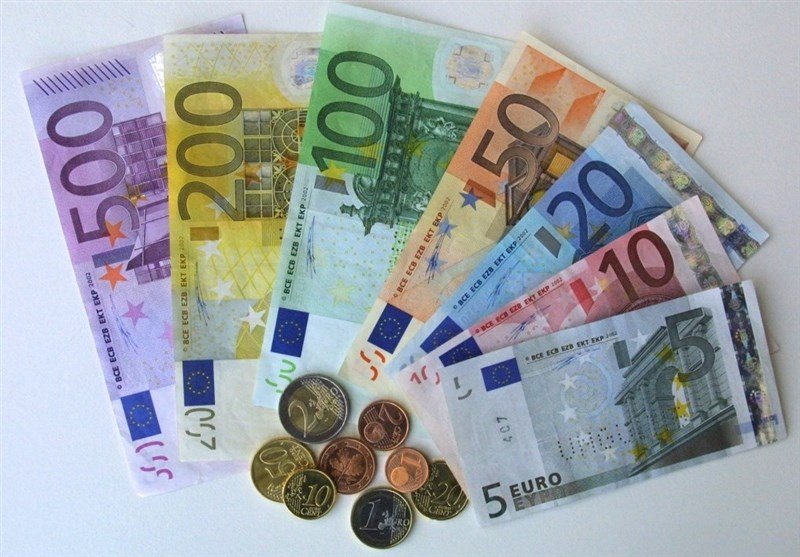 شرایط خرید ۵۰۰۰ یورو از صرافی‌ها اعلام شد