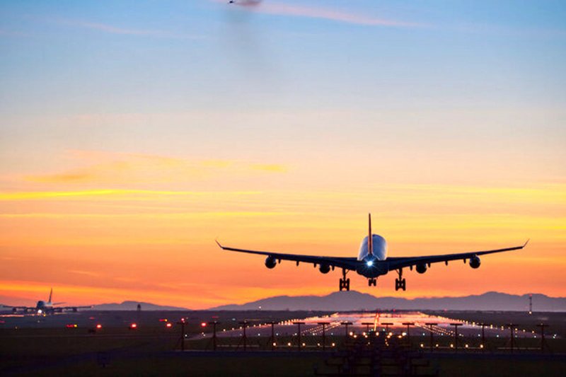 بسته شدن باند فرودگاه کیش با ترکیدن لاستیک هواپیما