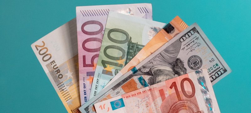 قیمت دلار و یورو در بازارهای مختلف 10 بهمن