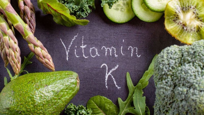 چه عواملی باعث کمبود ویتامین K  در بدن میشود؟
