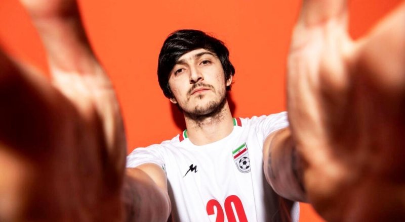 ادعای جنجالی سردار آزمون: از کل فوتبال ایران بیشتر پاداش می‌دهم