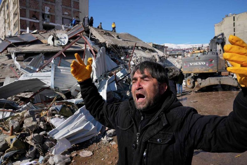 شمار کشته‌های زلزله ترکیه به بیش از ۱۲ هزار نفر رسید