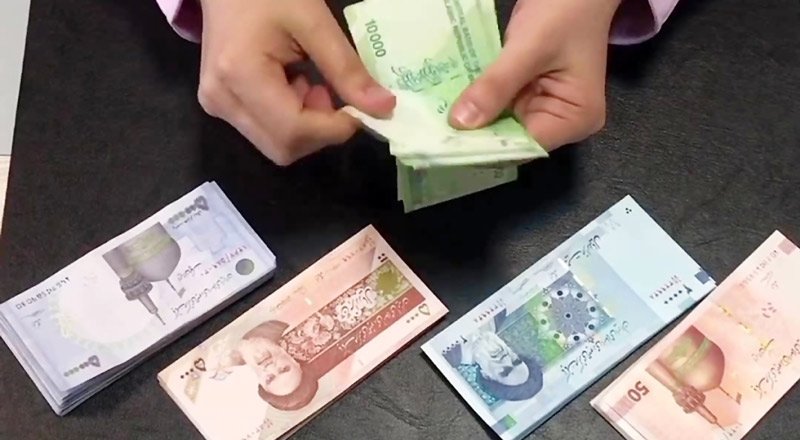 مبلغ دقیق عیدی کارمندان دولت، بازنشستگان و کارگران اعلام شد + جدول