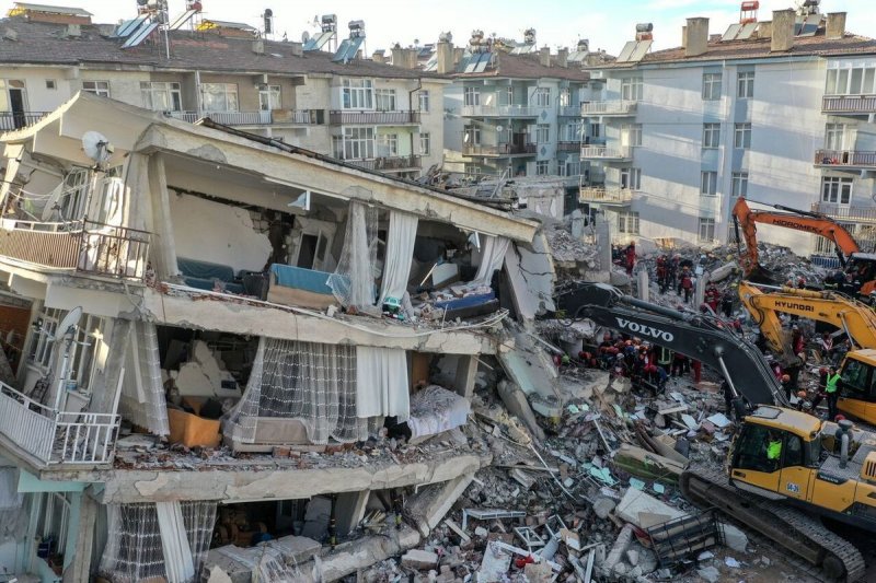 معجزه ۱۰۲ ساعت بعد از وقوع زلزله بزرگ‌ ترکیه + فیلم
